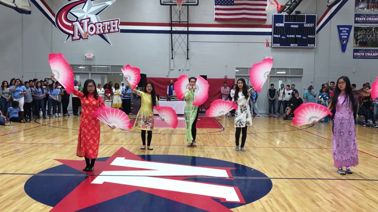🌸 2017 Multicultural Vietnamese Fan Dance 🌸