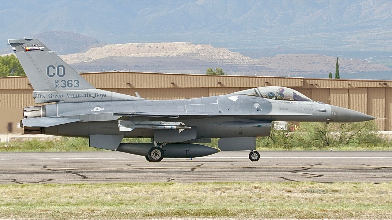 F-16 Viper Returns & Approaches | Sept 2023 UTA at Tucson Airport!