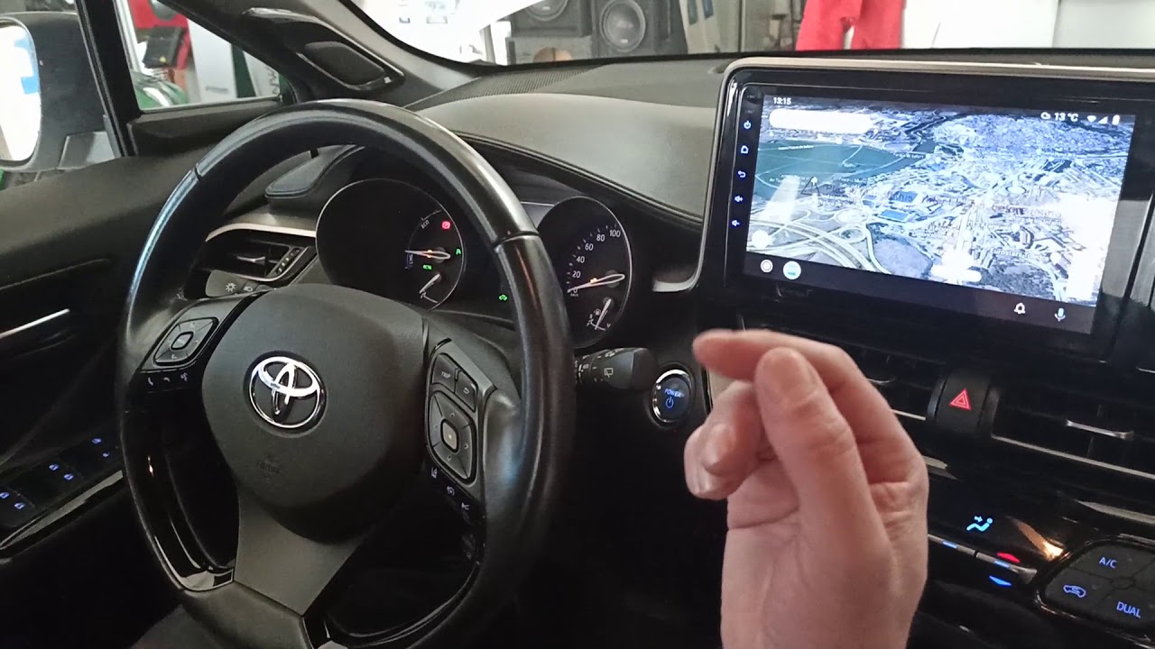 Toyota CHR con nueva multimedia....