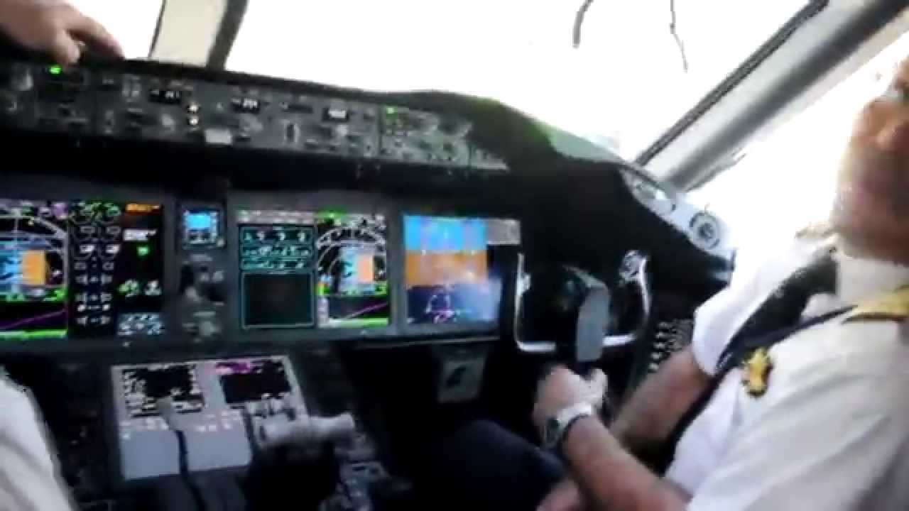 Royal Jordanian Airlines Boeing 787 Dreamliner Promotional Flight (OJAI OJAQ)