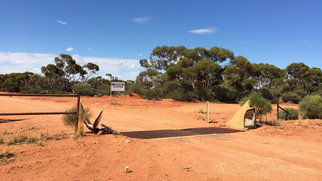 Exploring Old Gold Mines and Relic Hunting at Kookynie, Western Australia