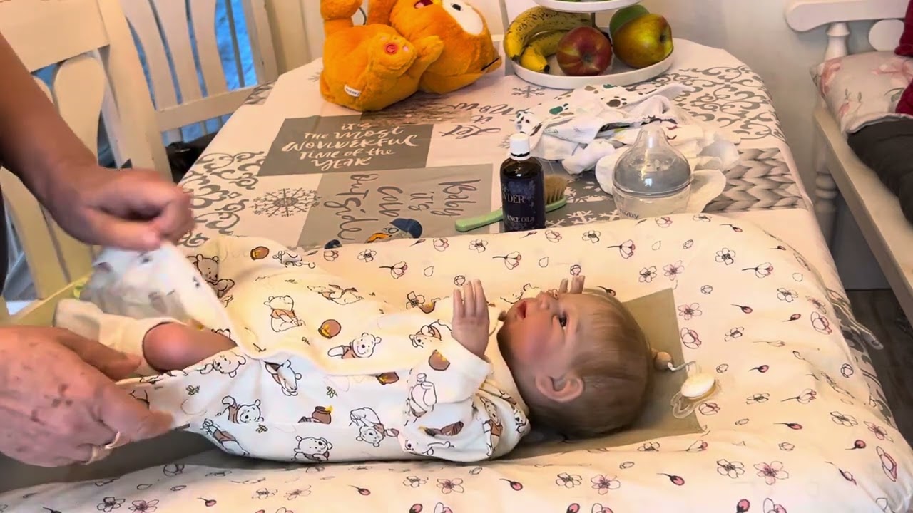 Ich zeige euch Elijah noch mal etwas genauer ! ￼ Rollenspiel mit Rebornbaby