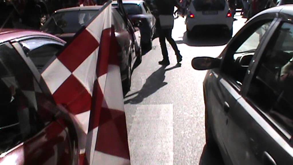 Trapani in serie B. cortei di gente per la città. Trapani 12-5-2013 video 1 di 8