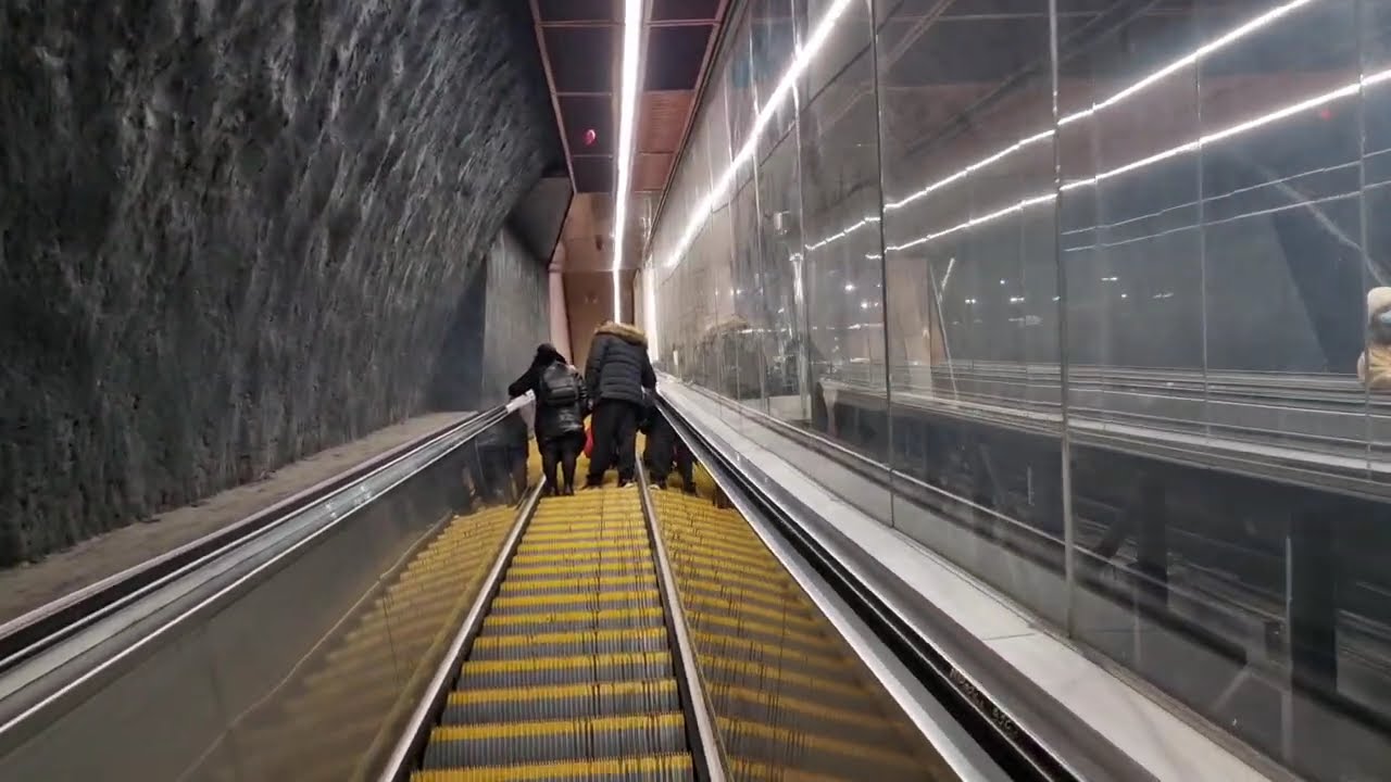 M3 METRÓ FERENCIEK TERE