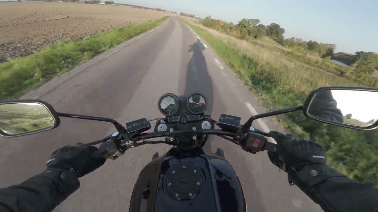 The retro muscle bike Kawasaki ZRX 1100 with Yoshimura exhaust, pure sound POV