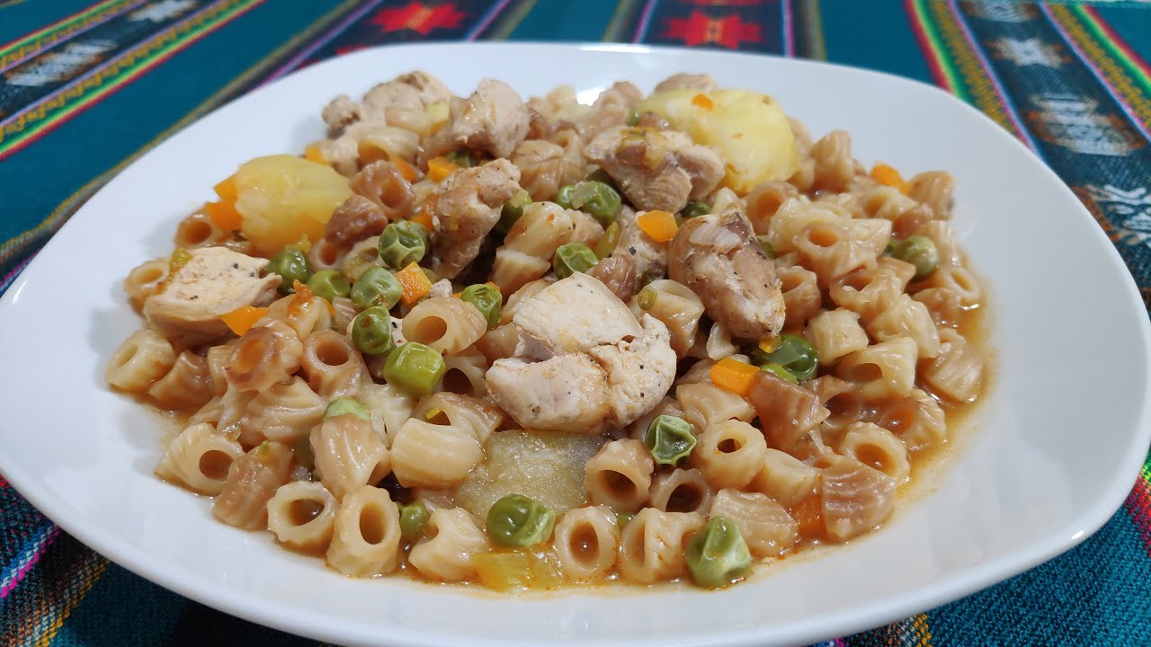 Guiso de Pollo con Fideos y Uchu