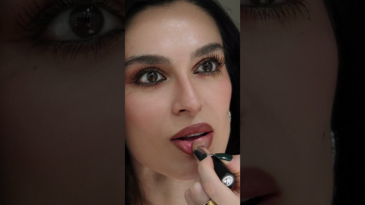 Angelina Jolie&rsquo;s favorite lipstick 🤗 what do you think? @maccosmetics  #makeup ￼￼