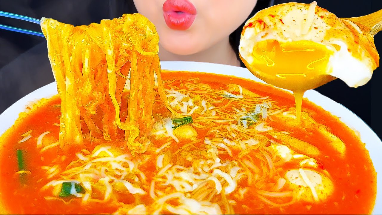 Asmr Mukbang | Spicy Noodles with Rice Cakes & Soft Boiled Eggs | Eating Sounds | ASMR Phan