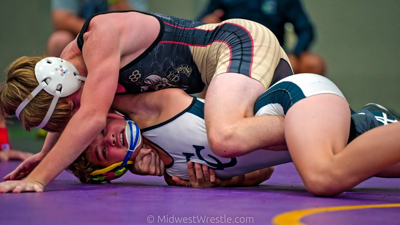 106 – Levi Johns {G} of Indiana Outlaws Maroon vs. William Vander Luitgaren {R} of OutWay FA IN