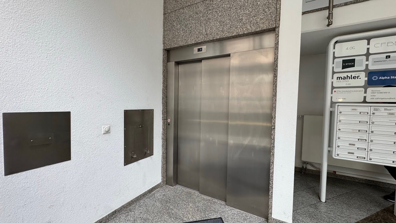 2023 Mod Unbekannter Aufzug in einem Bürogebäude in Augsburg