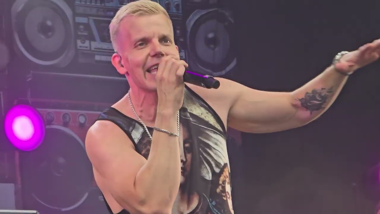 Elastinen - Mikä boogie (Fintelligens song) @ Tikkurila Festivaali 20.7.2024