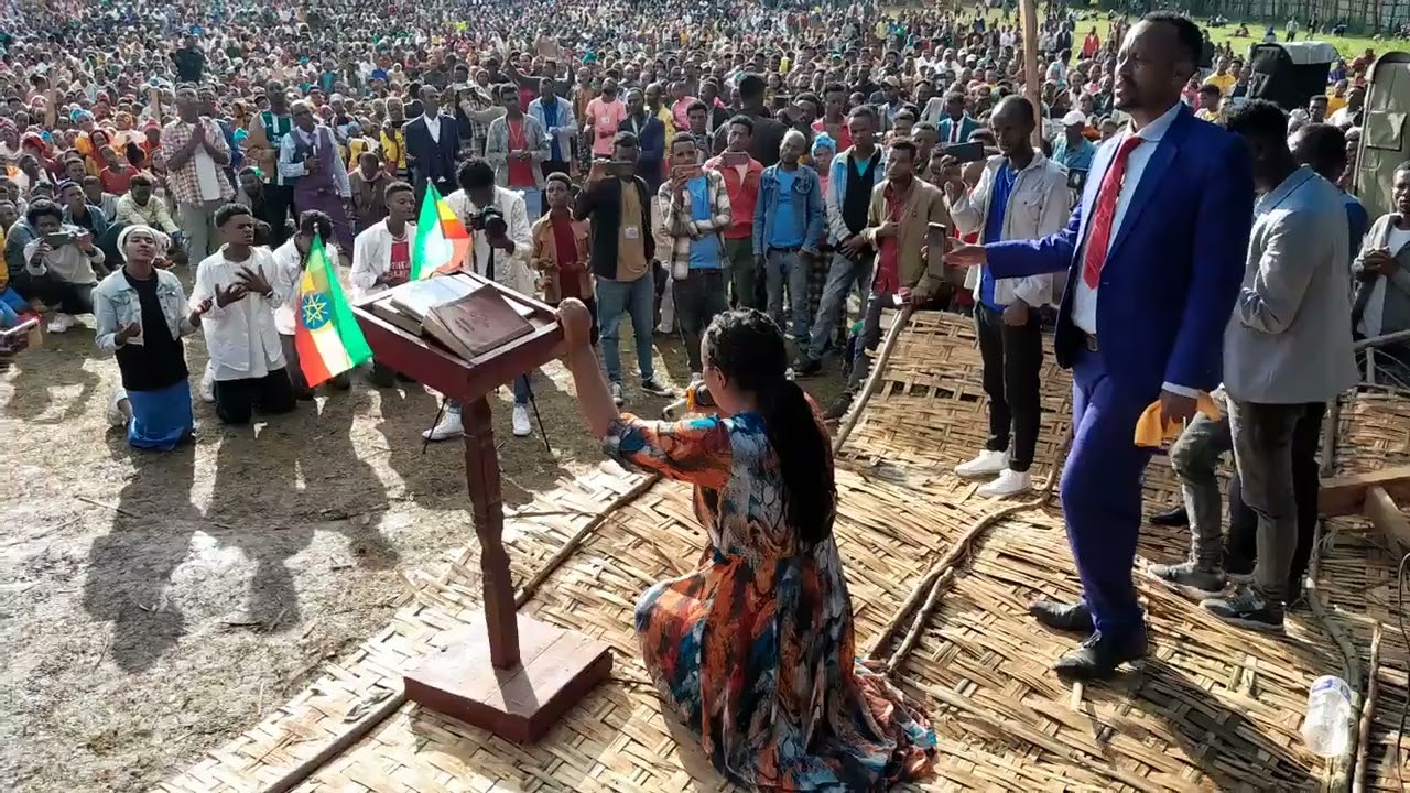 #mulunesh yohhanis #የመድረክ መዝሙር ሰምታችሁ ተባረኩ እንም በጣም የተበራኩበት ነው@