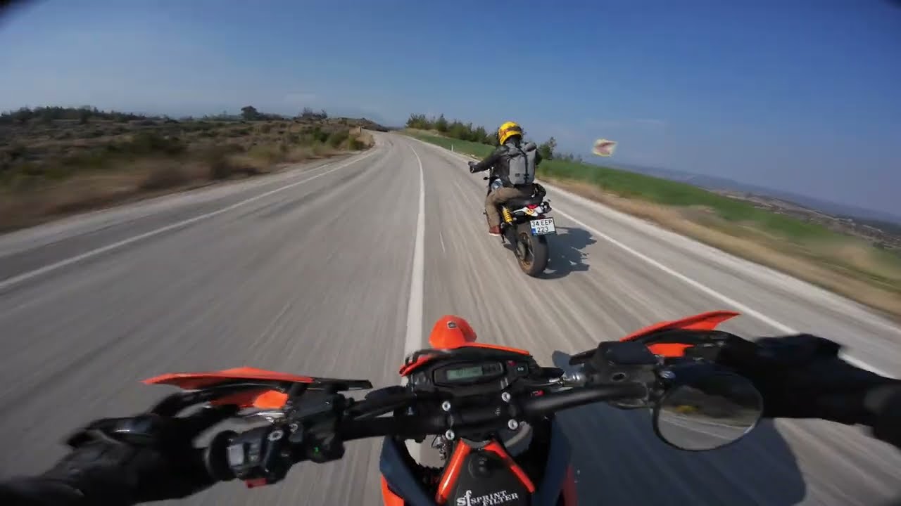 KTM 690 SMCR ~~ DUCATI Scrambler 800 Desert Sled TAM GAZ 📢 RAW SOUND