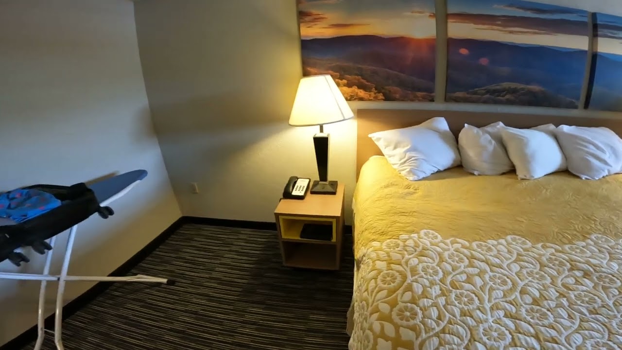 Day Inn by Wyndham across from Harris Cherokee Casino in Cherokee NC room 219 king room