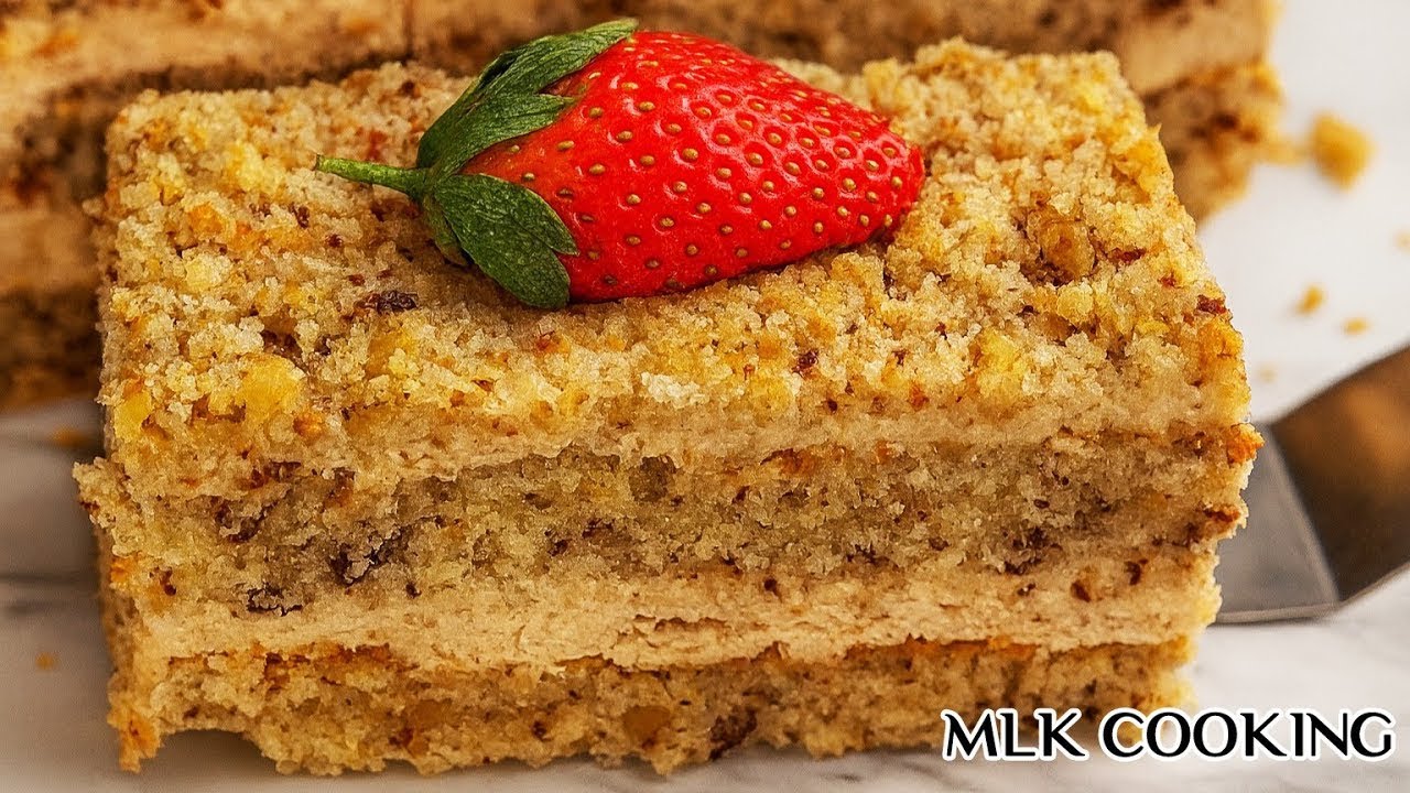 Creamy Walnut Sponge cake (Airy and Fluffy!) | كعكة إسفنجية كريمية بالجوز (خفيفة ورقيقة!)