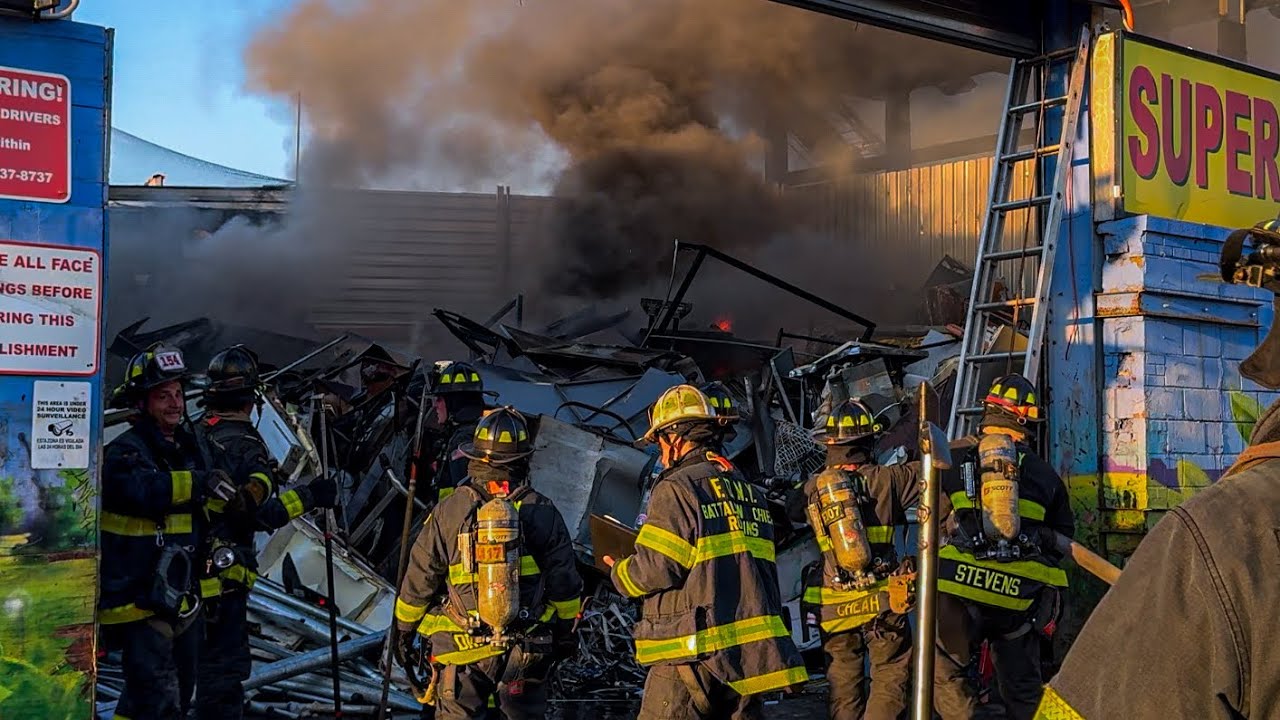 **Pre-Arrival FDNY** Firefighters Battle ALL-HANDS Scrapyard FIRE in Queens [ QNS Box 7653 ]