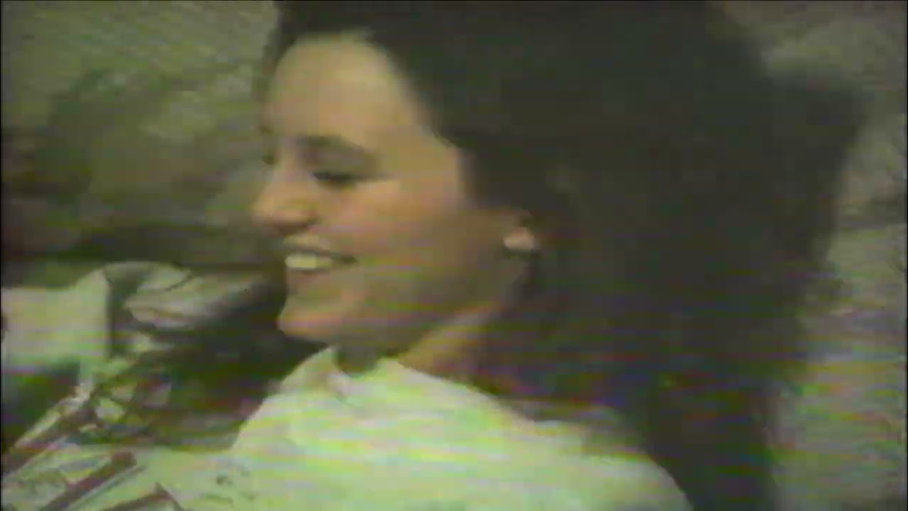 1992 Christmas in Columbia, Tawny