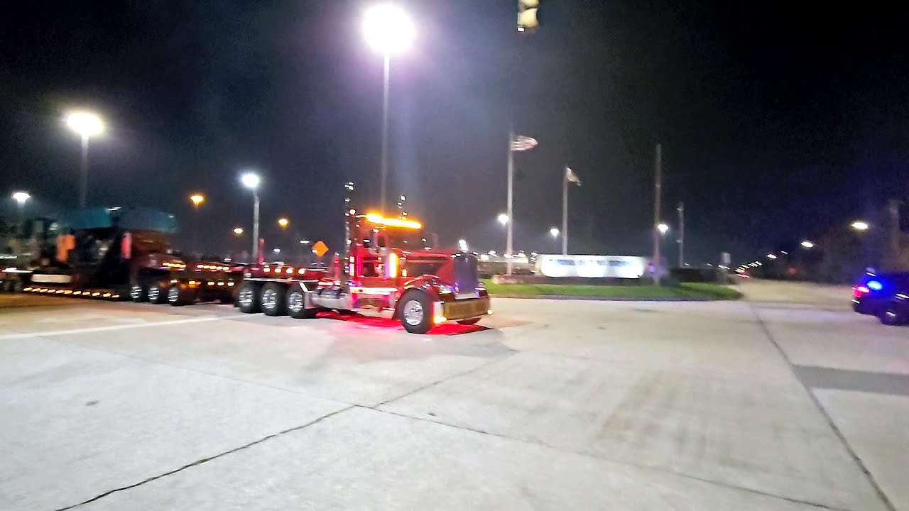 Huge 250,000 Lbs Gross 2018 Kenworth W900L Hauling Powerscreen 13 Axles Hunter Contracting 
