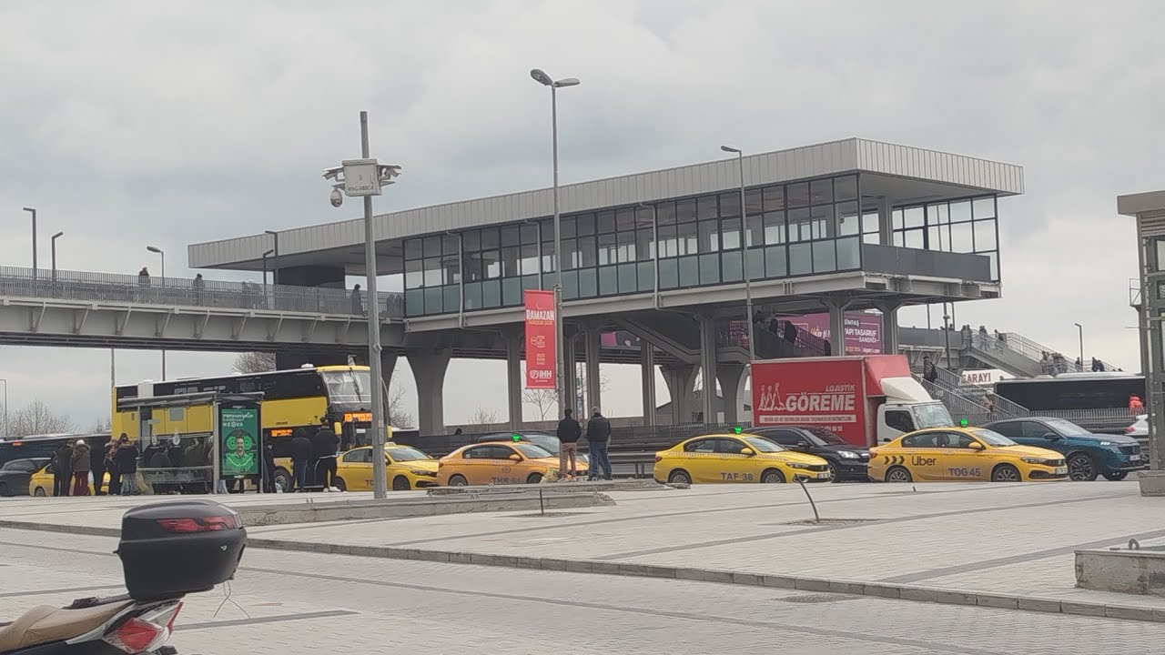 Metrobüs İncirli yeni üst geçit incelemesi.