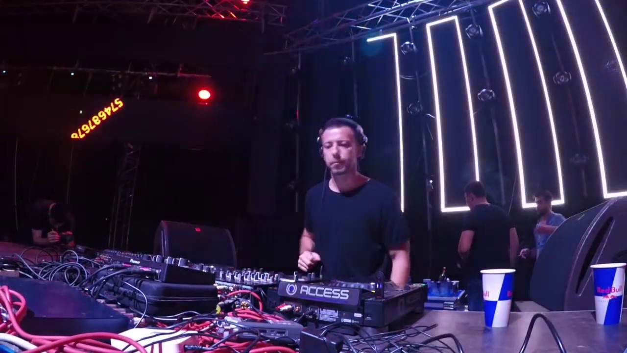 Mladen Tomic Live at Fresh Wave Festival 2018