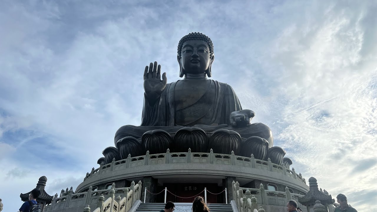 From Sky to Temple - Ngong Ping Village & Tian Tan Buddha! *Hong Kong 🇭🇰