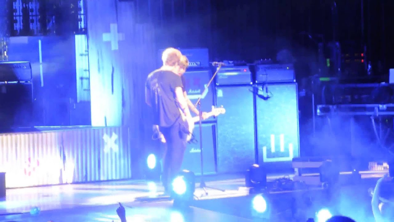 WRAPPED AROUND YOUR FINGER LIVE - 5SOS PHOENIX, ARIONZA 11/13/14