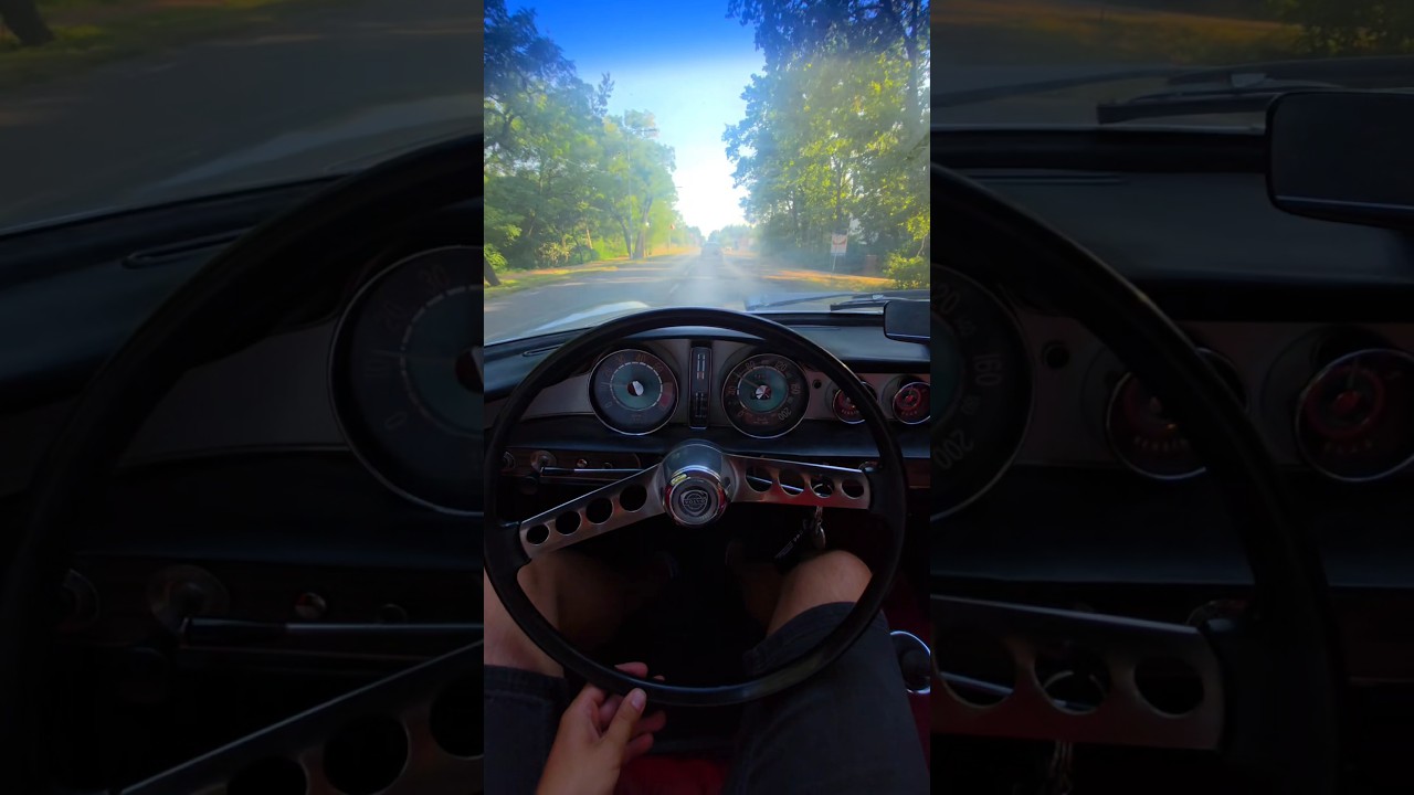 KLASYCZNIE PIĘKNE VOLVO P1800 #p1800s #volvo #volvop1800 #autabezściemy #autoimportnieporet