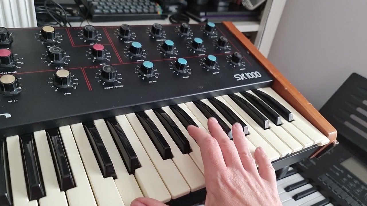 Vintage Jen SX1000 synthesizer clean up and demo