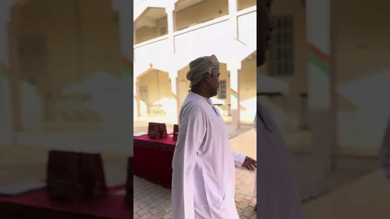 تكريم الطلبة المجيدين في الأنشطة المدرسية