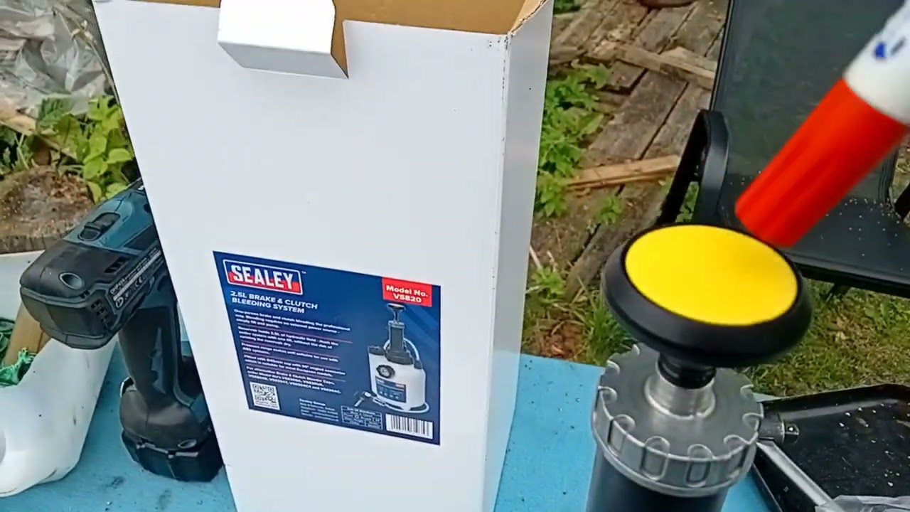 Sealey VS820 Vacuum Brake Fluid Replacement Kit/Набор для замены тормозной жидкости Sealey VS820