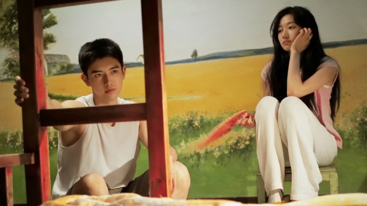 🎞️【MOVIE】初次同床共枕竟在办公室？穆扬费霓机智&ldquo;夺房子&rdquo;！#甜寵 #chinesedrama #孙千 #陈飞宇 #王天辰 #郭晓婷  #love  #beautiful  #movie #爱情