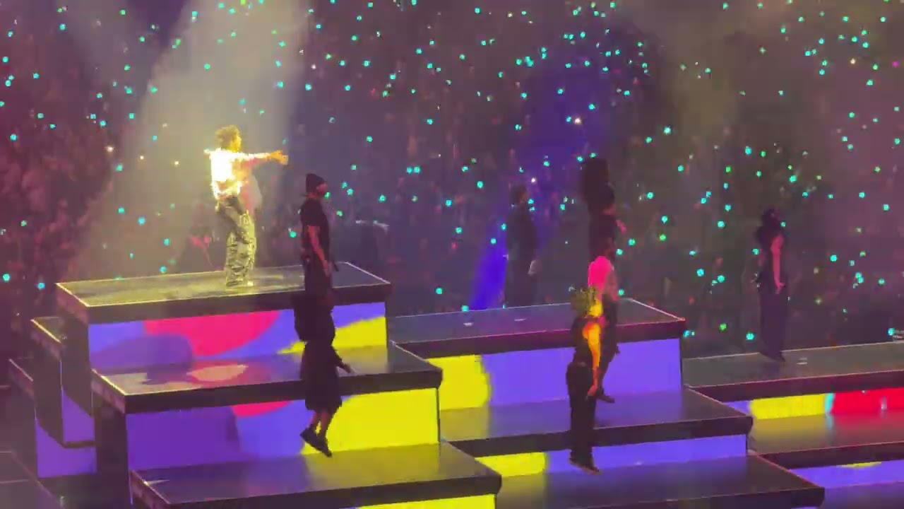 J-HOPE - HOPE WORLD (HOPE ON THE STAGE TOUR - MEXICO CITY DAY 1)