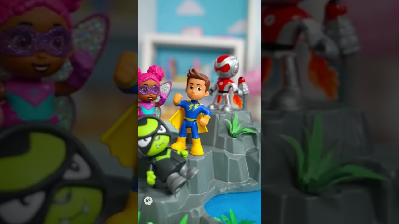 Heroes vs Villain Toy Battle
