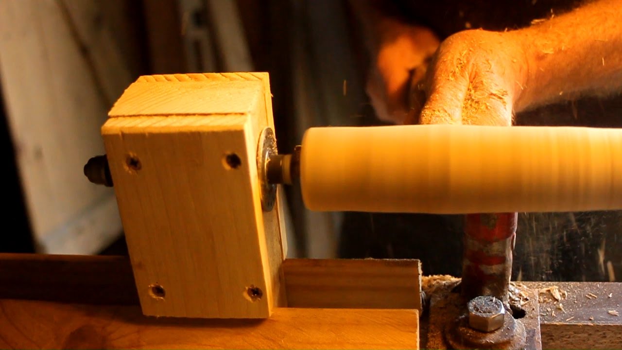 DIY Woodturning Lathe Part 3 - Live Centre. Bricolaje torno. Brico tour &agrave; bois.