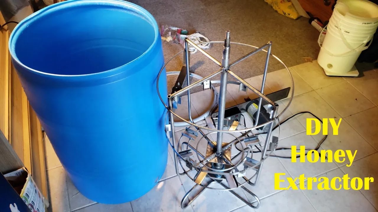 Closer look at home made honey extractor