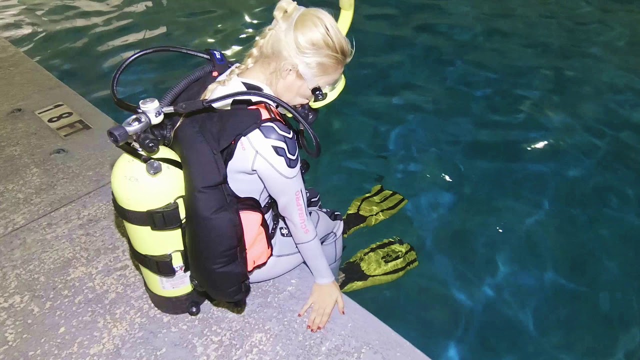 Scuba Skill - How to Perform the Controlled Seated Entry