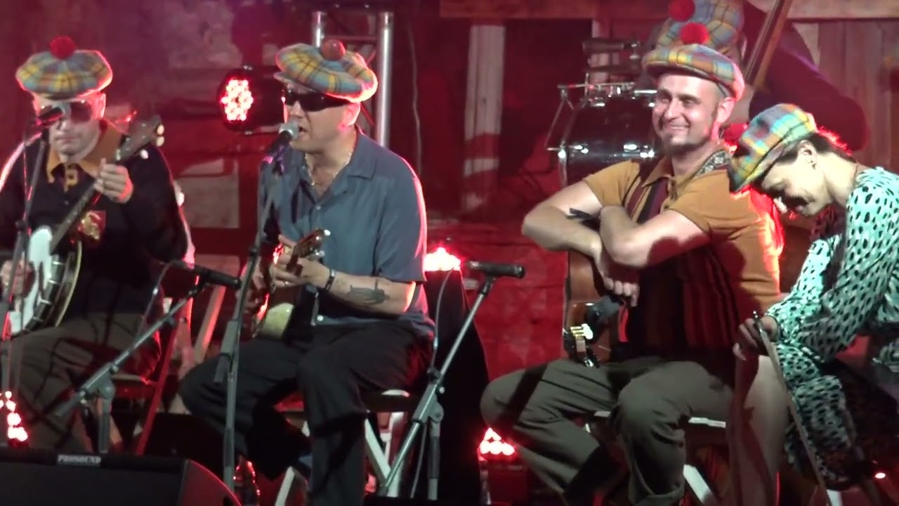 Festiwal Folkowisko 2024. Dzień 1 - koncert Warszawskie Combo Taneczne + Zdzisław Kwapiński