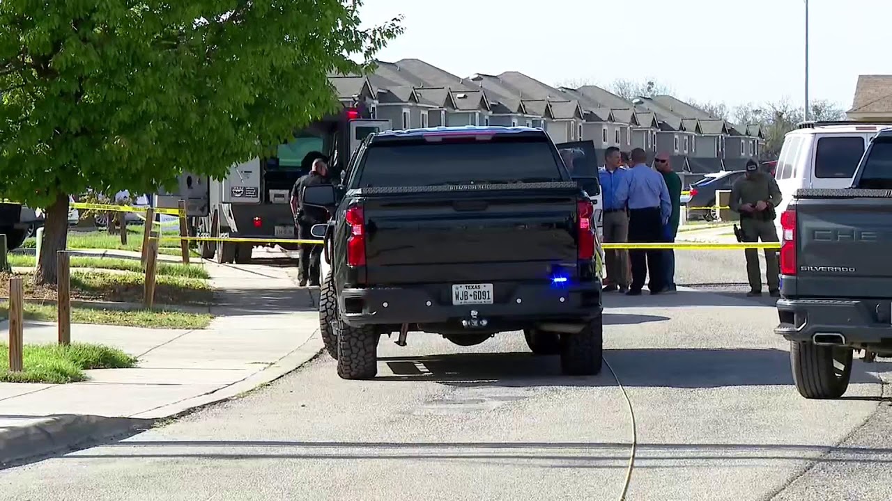 ON THE SCENE | Man shot after hourslong standoff in Selma neighborhood near elementary school