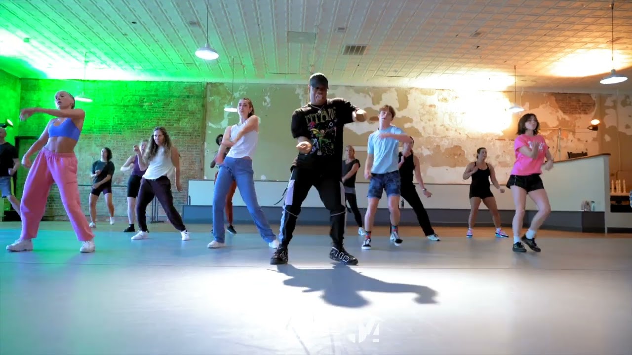 Right Thurr by Chingy | Hip Hop with Ryan Roberts