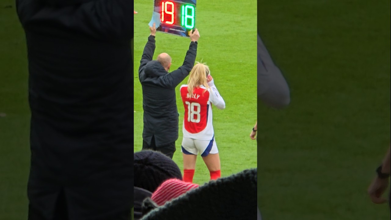 CHLOE KELLY SUBBED ON FOR ARSENAL: Arsenal Women v Tottenham Women