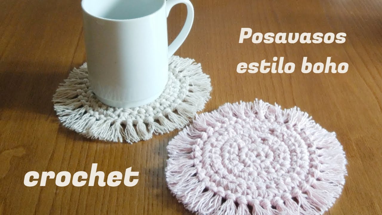 Posavasos de crochet boho con flecos. Ganchillo para el hogar estilo nórdico rústico hygge.