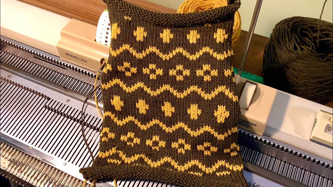 Knitmaster 323- Punchcard and vintage pattern