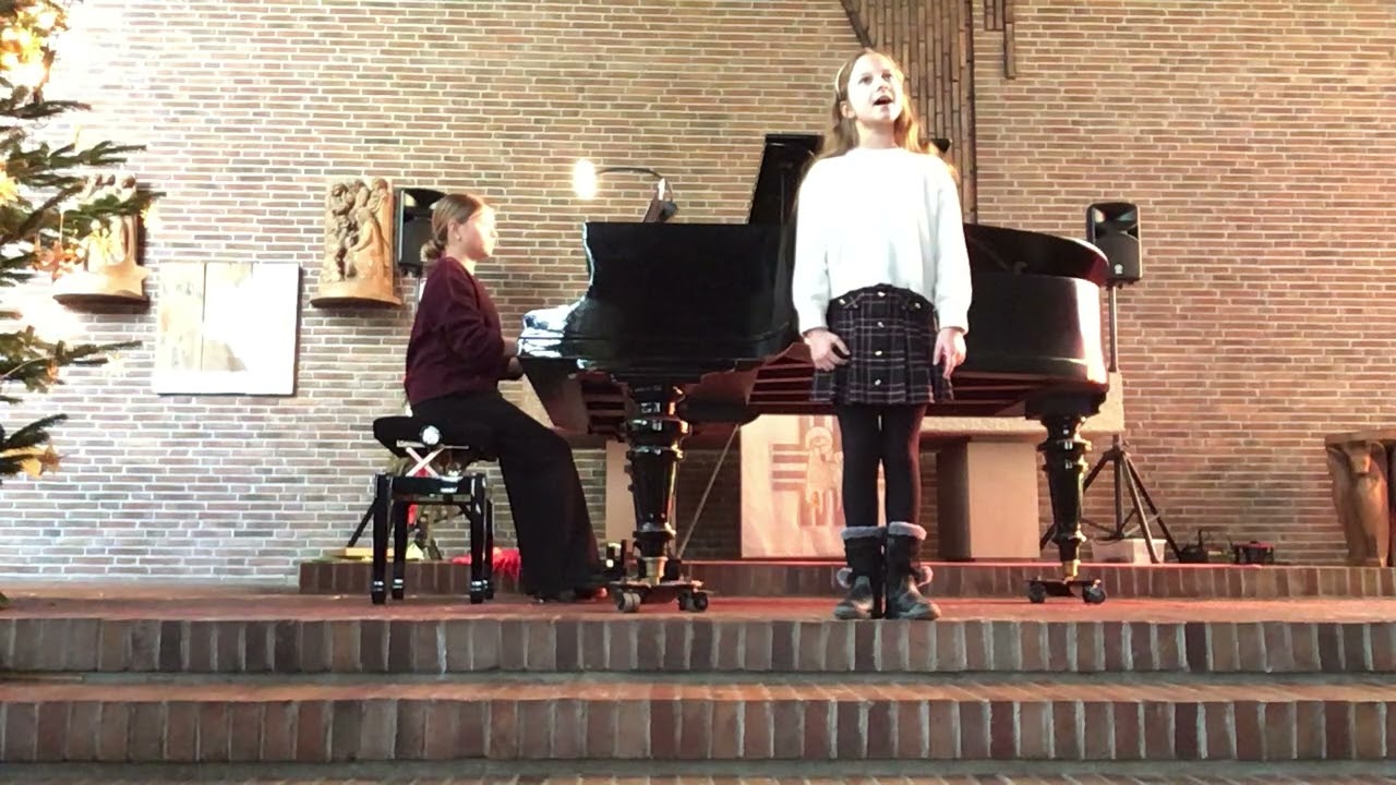 Helena und Louise mit Caro mio Ben in Moorrege Weihnachten 