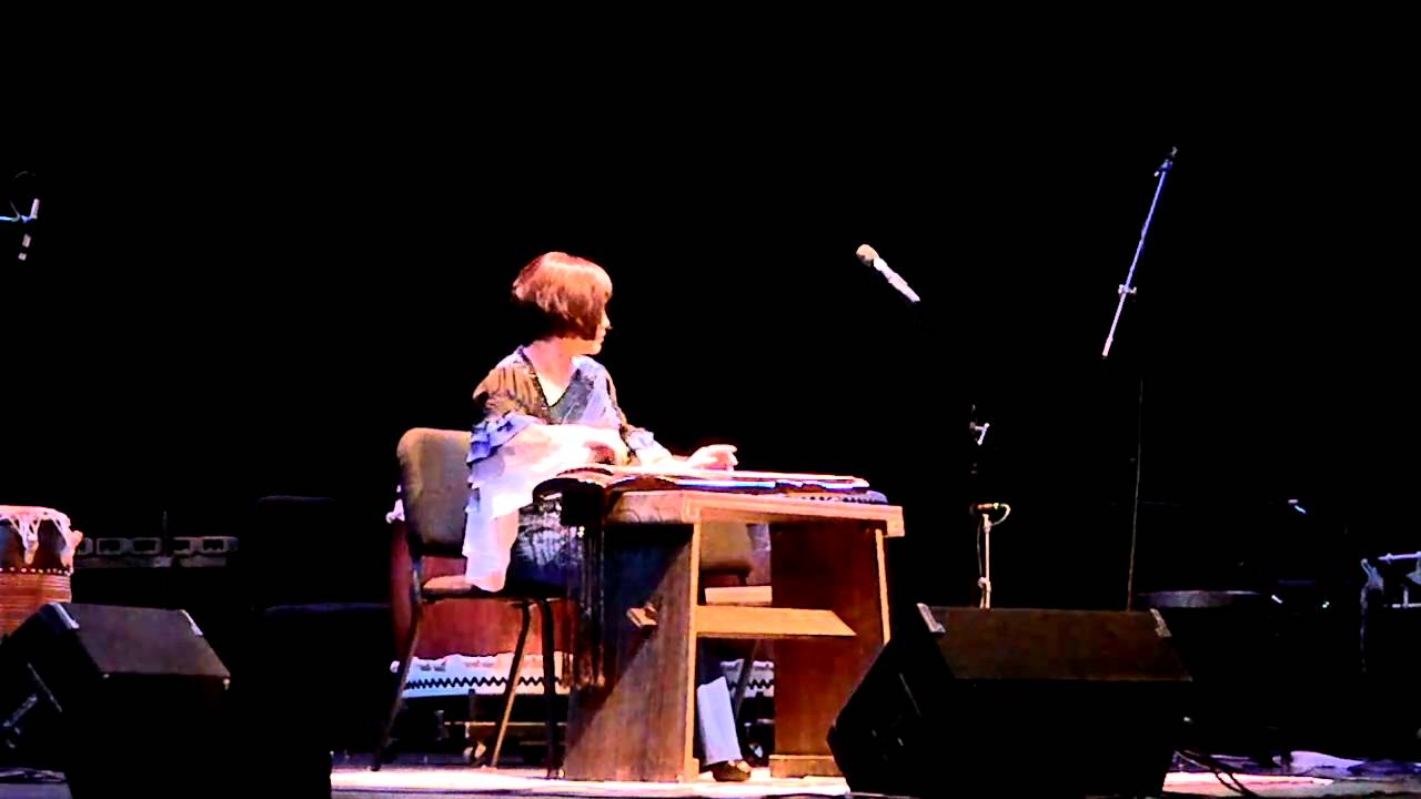 Zhao Jiazhen(赵家珍) performs 