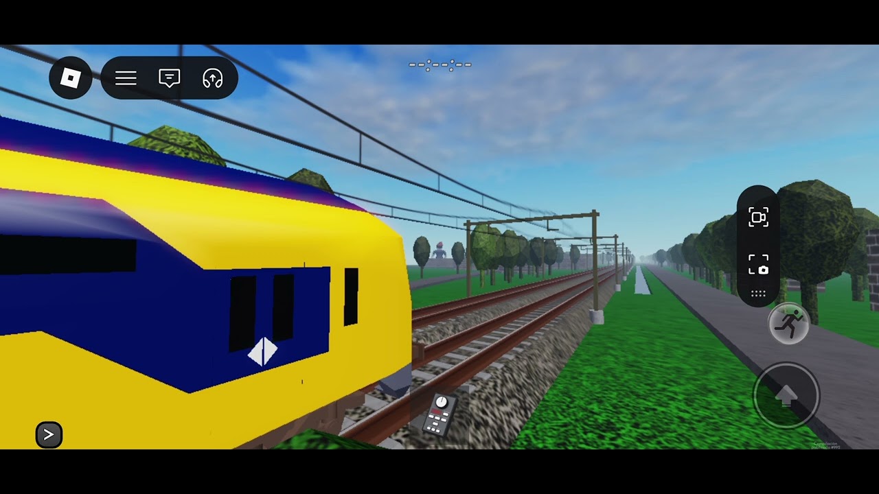 Tren NS DDZ destino Alkamaar realizando parada en el Apeadero de Heiloo cerca de Heiloo.