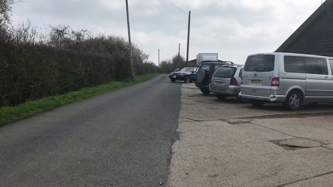 Mercedes w124 lowrider pulling 3's on hydraulics