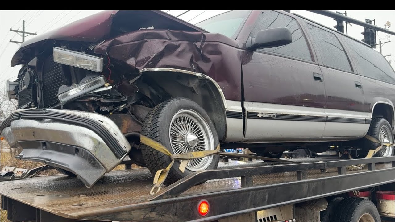 rebuilding my wrecked old chevy suburban part 1