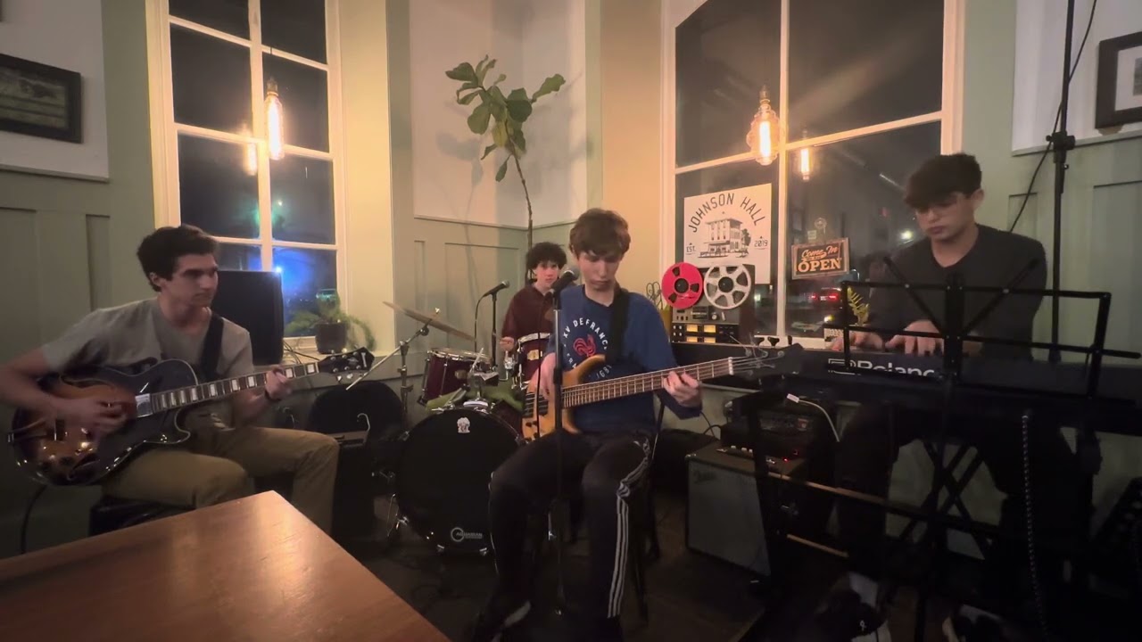 Charlie’s Here (Pizza Parlor) - Skip Peck - Cover by No Clue (Live at Johnson Hall Coffee House)