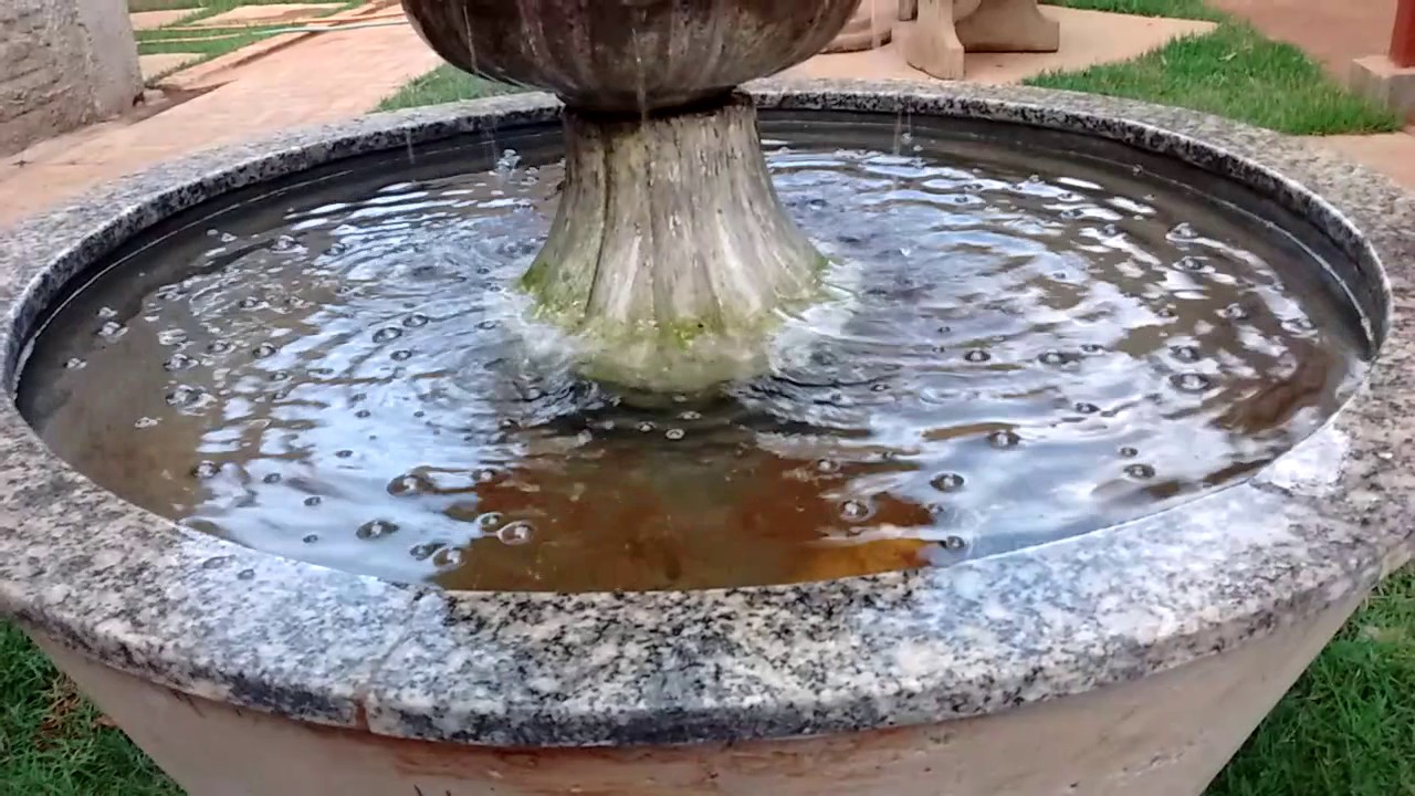 Fonte de água para jardim