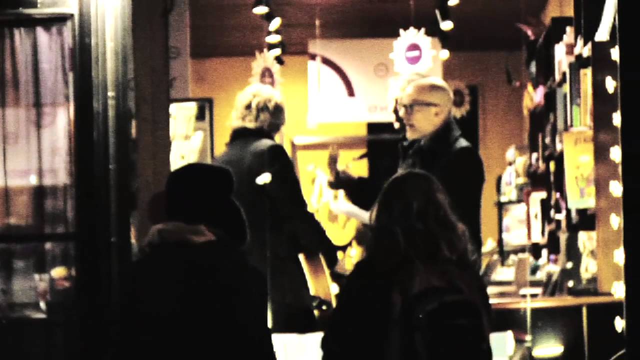 R.E.M. #6 - 'Supernatural Superserious' - Babeland ( acoustic version )